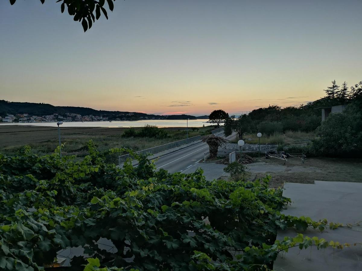 Apartmani Olivera 2 Supetarska Draga Værelse billede