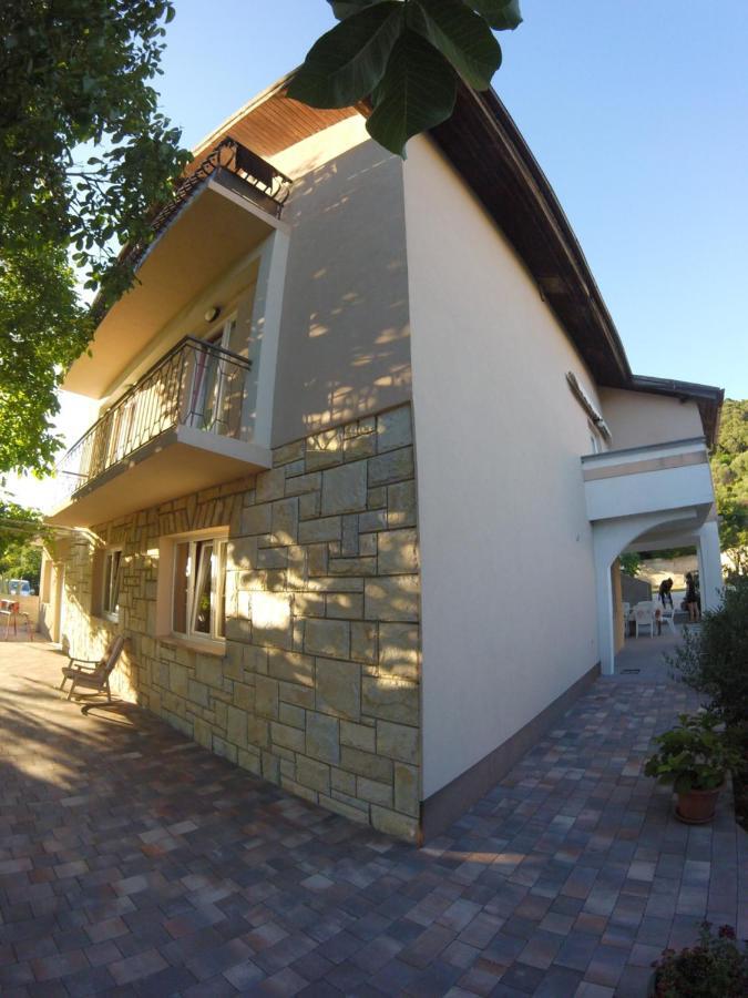 Apartmani Olivera 2 Supetarska Draga Eksteriør billede